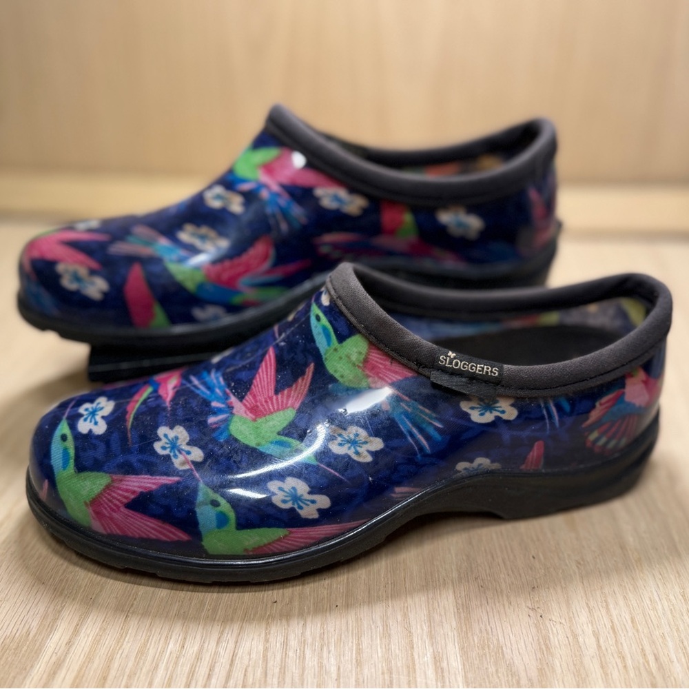 Sloggers garden shoes hummingbirds size 8